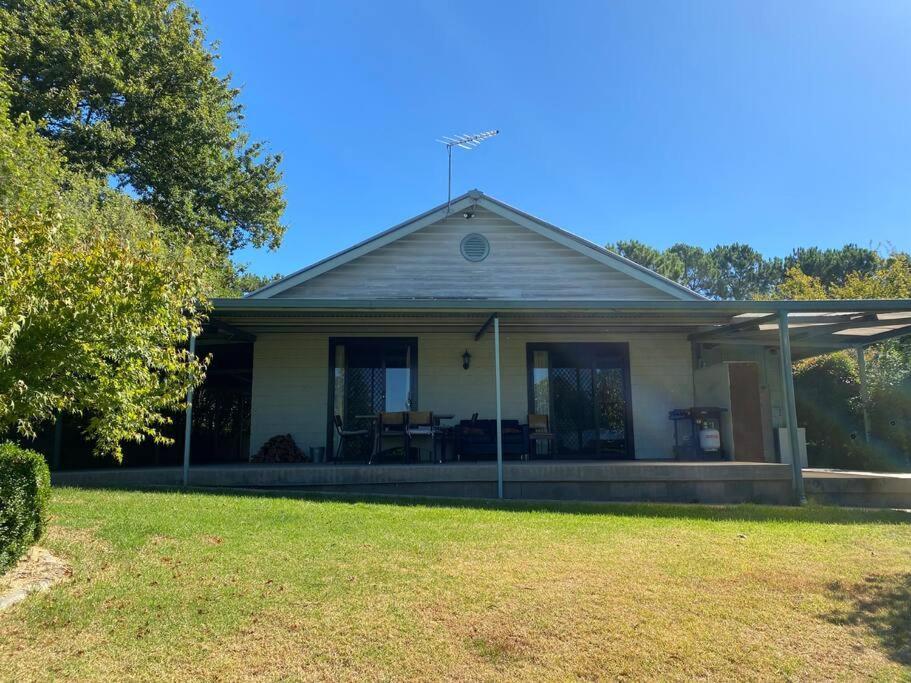 Beautiful 1960S Home In Historic Yackandandah Exterior photo